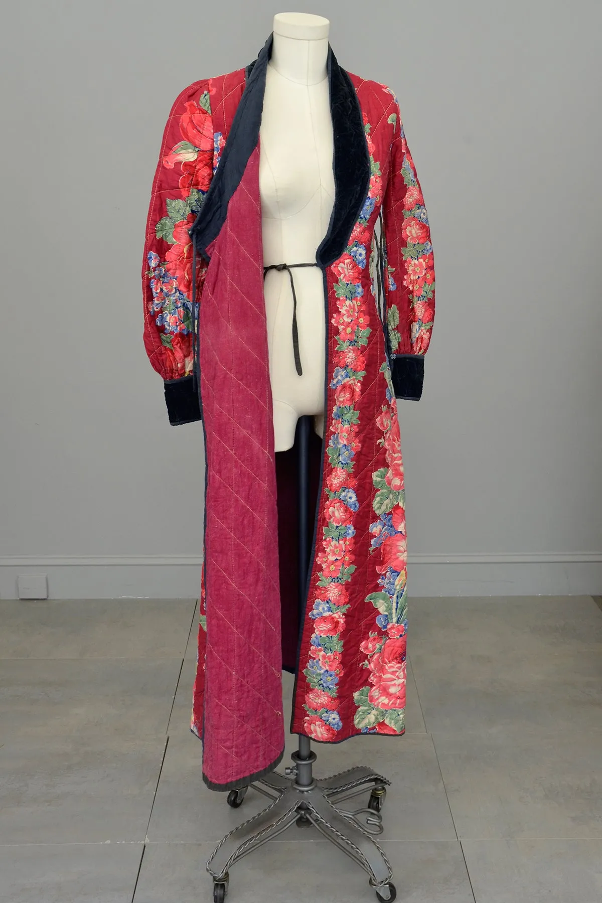 1930s Cranberry Rose Print Quilted House Coat Robe