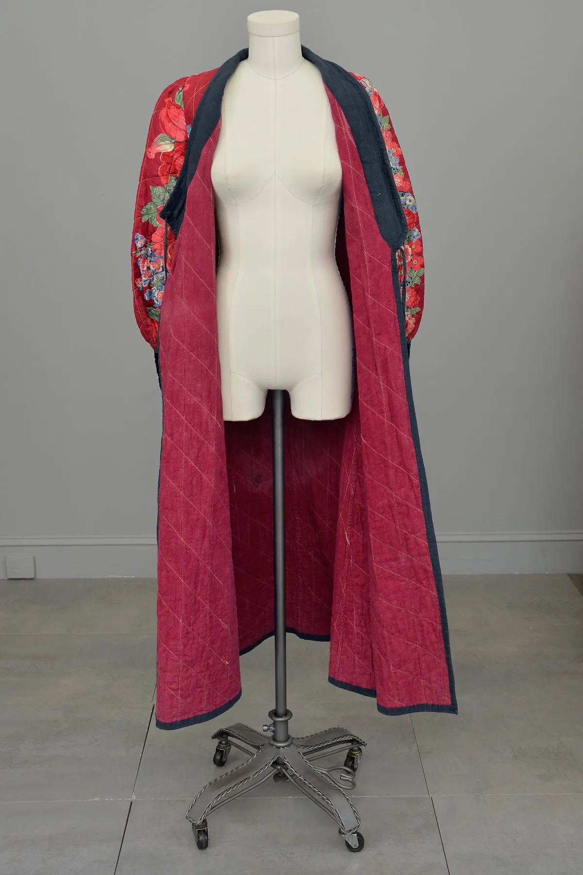 1930s Cranberry Rose Print Quilted House Coat Robe