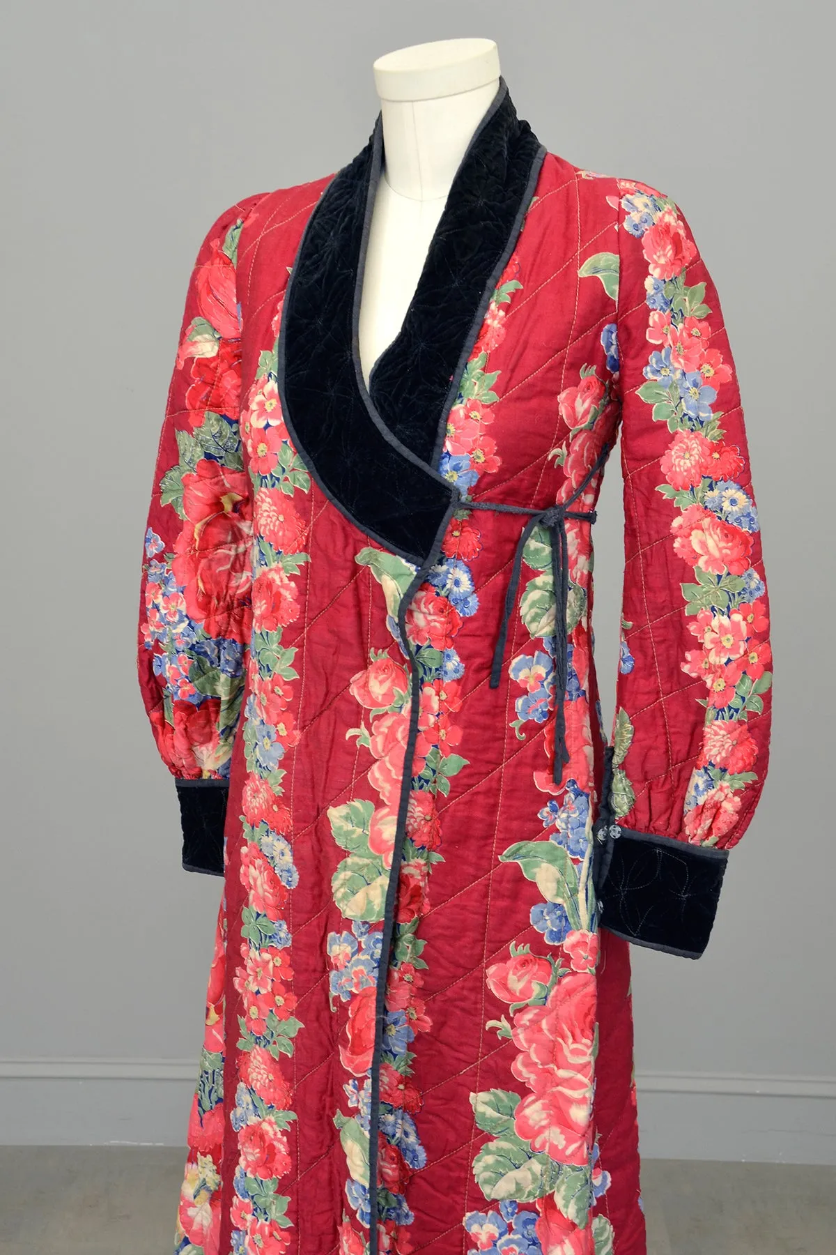 1930s Cranberry Rose Print Quilted House Coat Robe