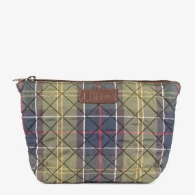 Barbour Quilted Washbag in Classic Tartan